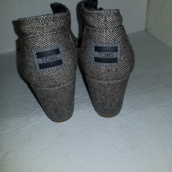 Toms booties size 5 1/2 - Picture 4 of 7